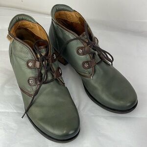 Stylish Green Leather Ankle Boots